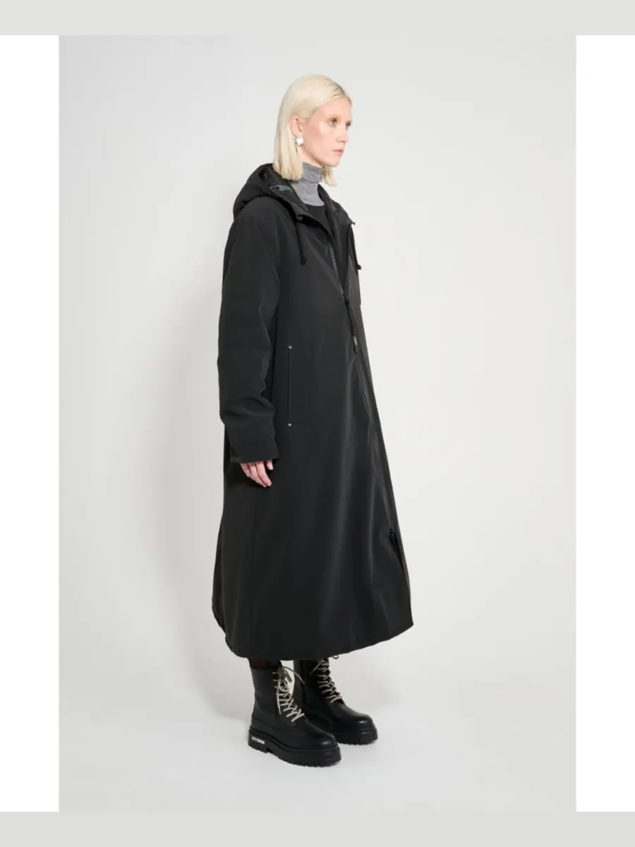 Женское длинное матовое зимнее пальто Mosebacke Stutterheim — изображение 4 из 6, черный