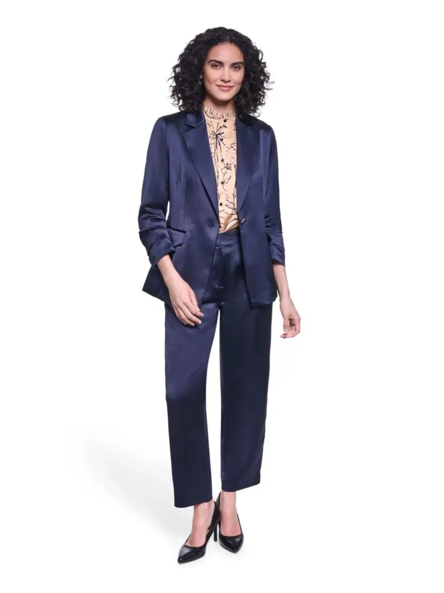 Жакет с воротником и одним пуговицей, с рукавом 3/4, модель Satin 3/4-Sleeve Collared One-button — изображение 4 из 13