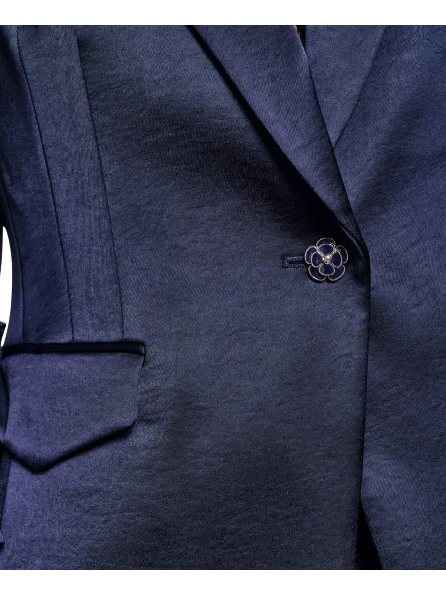 Жакет с воротником и одним пуговицей, с рукавом 3/4, модель Satin 3/4-Sleeve Collared One-button — изображение 6 из 13