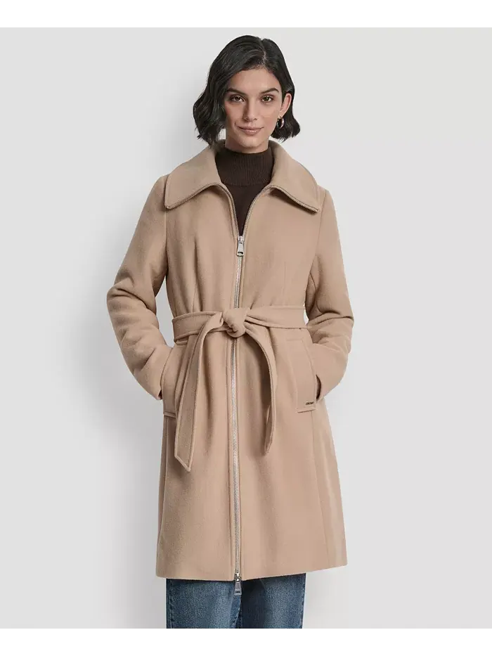 Пальто Petite с поясом и молнией спереди DKNY — изображение 1 из 7, коричневый
