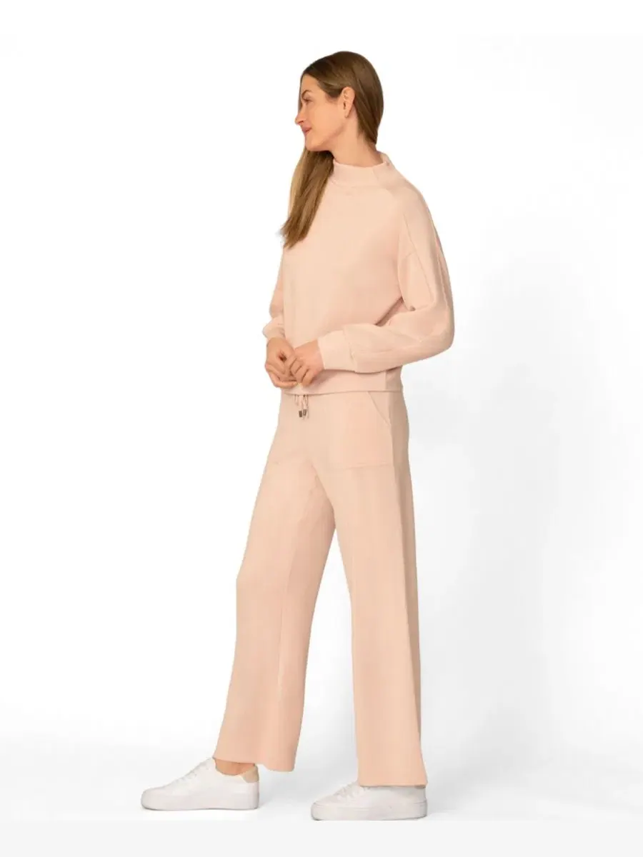 Комплект из топа с высоким воротом и широких брюк, модель Mock-Neck Long-Sleeve Wide-Leg — изображение 2 из 4, розовый