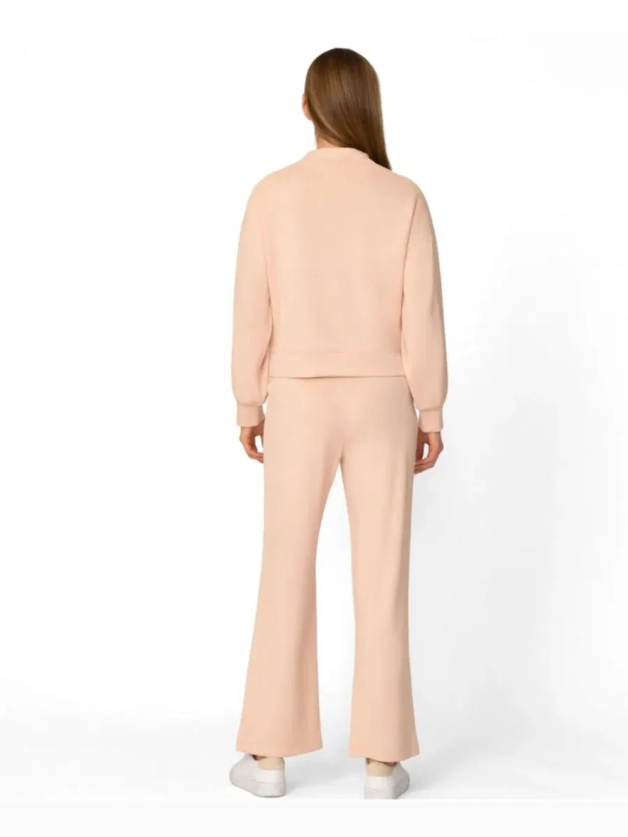 Комплект из топа с высоким воротом и широких брюк, модель Mock-Neck Long-Sleeve Wide-Leg — изображение 3 из 4, розовый