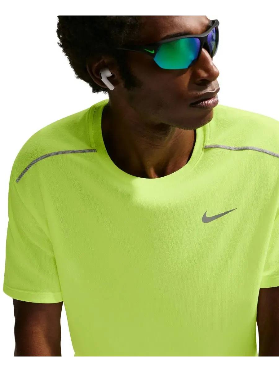 Беговая футболка Dri-FIT с круглым вырезом Miler Nike — изображение 4 из 5, серебристый