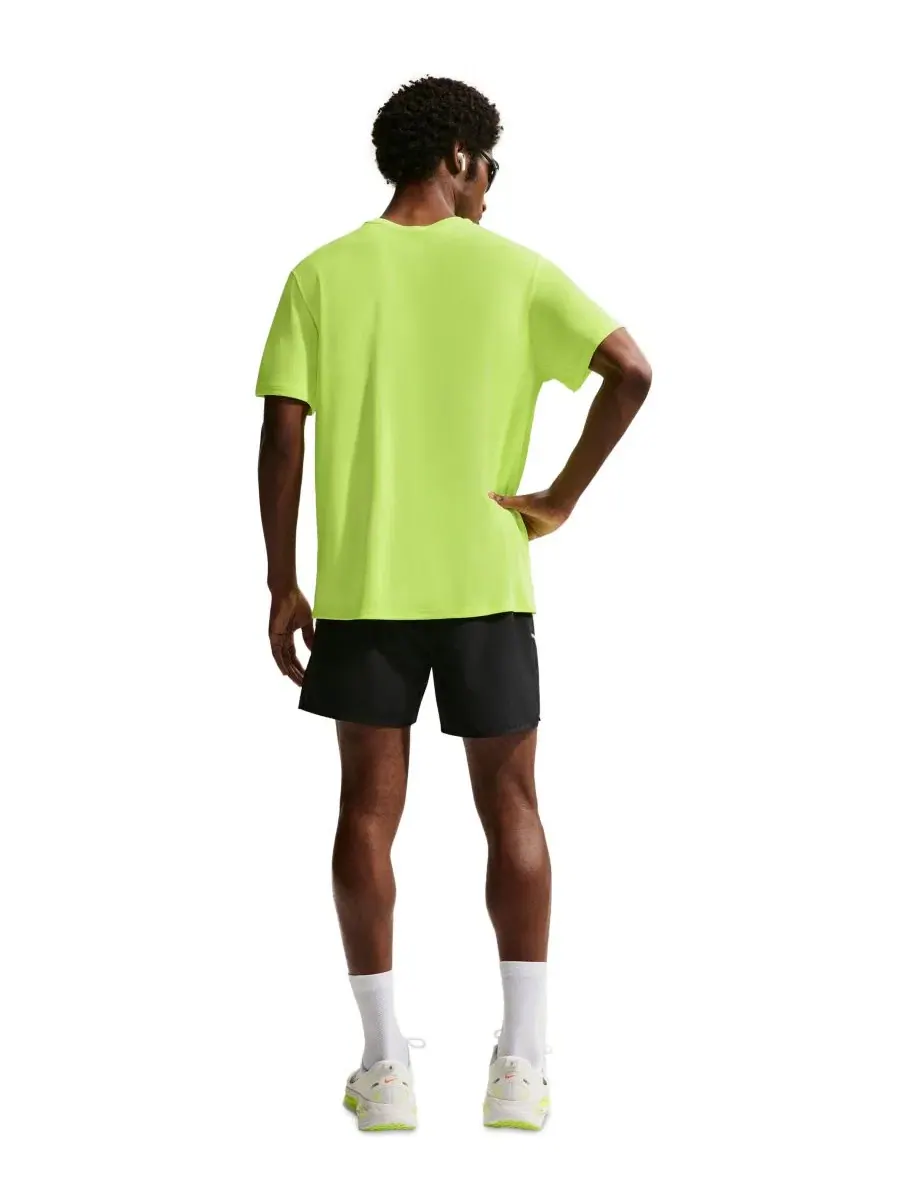 Беговая футболка Dri-FIT с круглым вырезом Miler Nike — изображение 5 из 5, серебристый