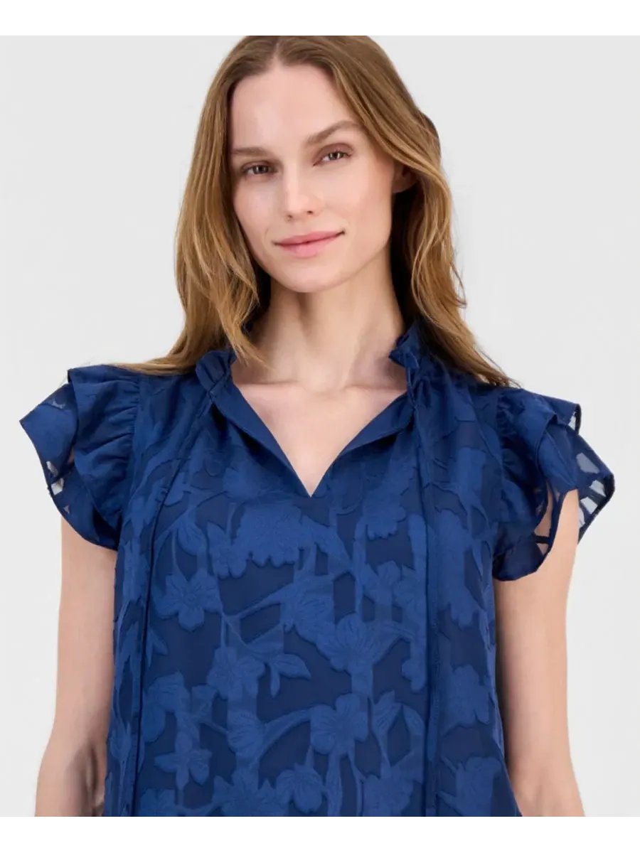 Блузка с рюшами и завязкой спереди Floral Ruffle-Sleeve Tie-Neck Blouse Anne Klein — изображение 2 из 4, синий