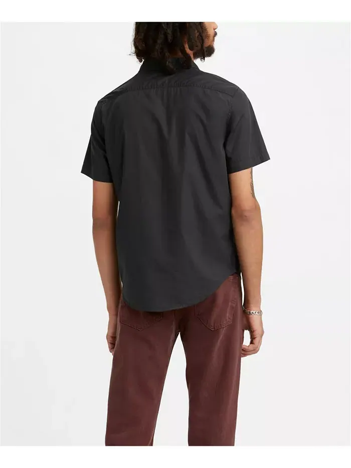 Мужская классическая рубашка с коротким рукавом и одним карманом, Regular Fit Levi's — изображение 2 из 4, черный
