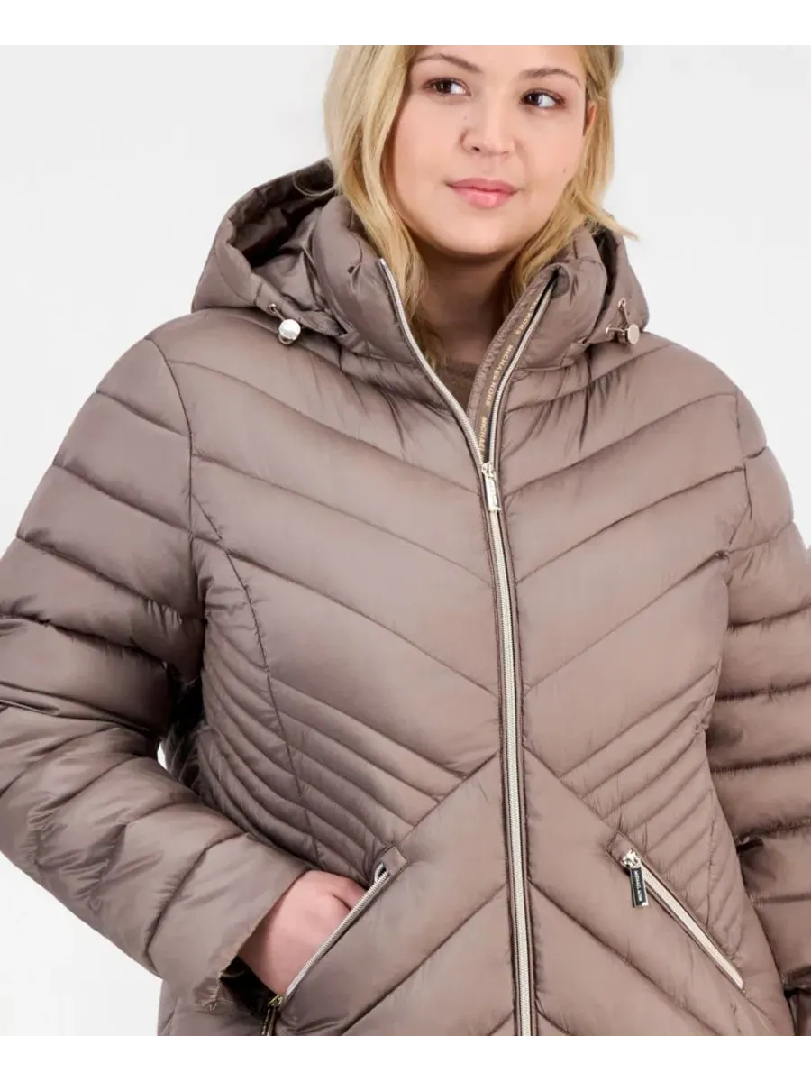 Пуховик с капюшоном Michael Kors Plus Size Hooded Packable Puffer Coat — изображение 2 из 3, тауп