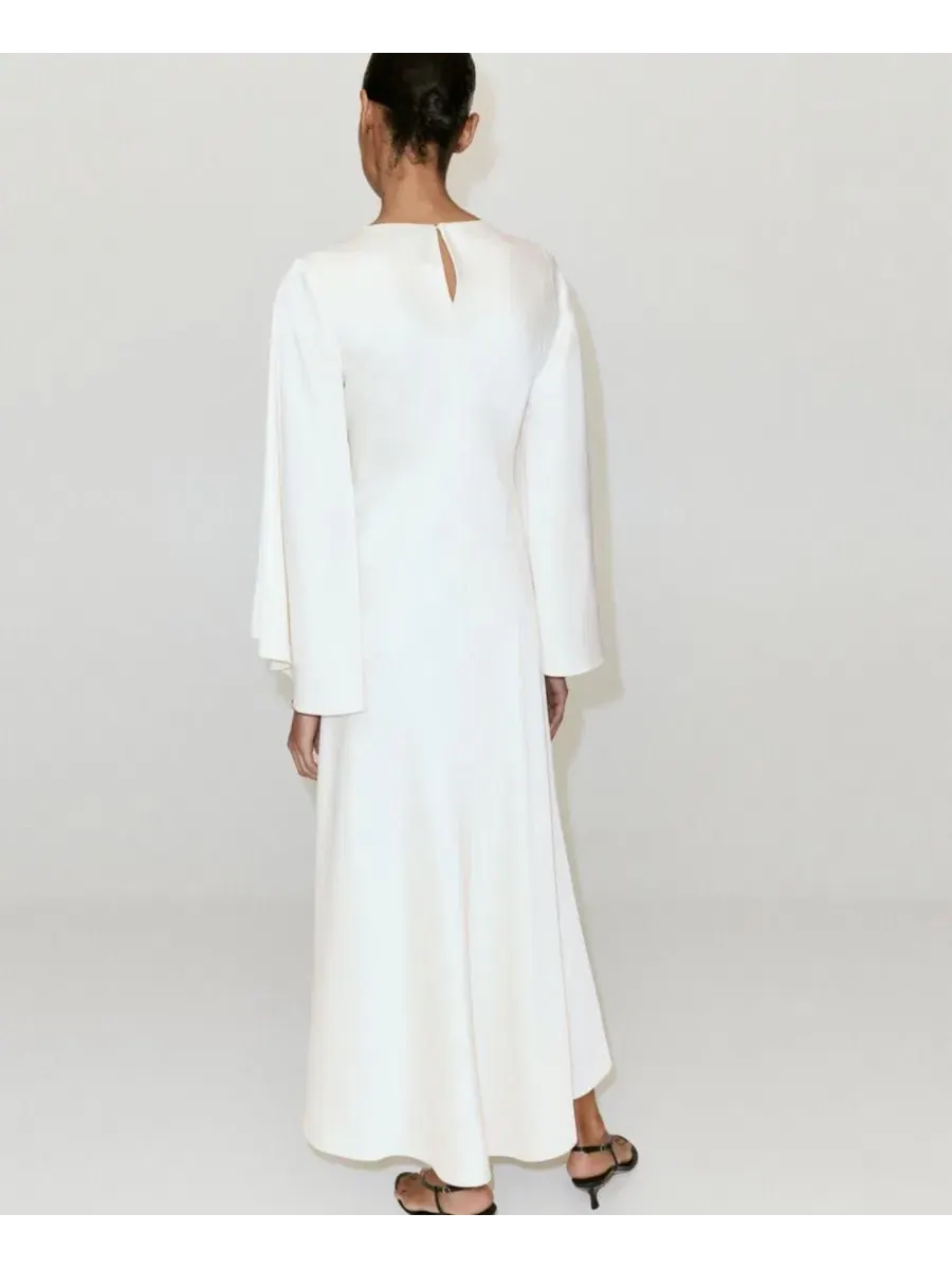 Платье миди с защипами из атласа, модель Ruched Satin Dress MANGO — изображение 5 из 6, светлый бежевый