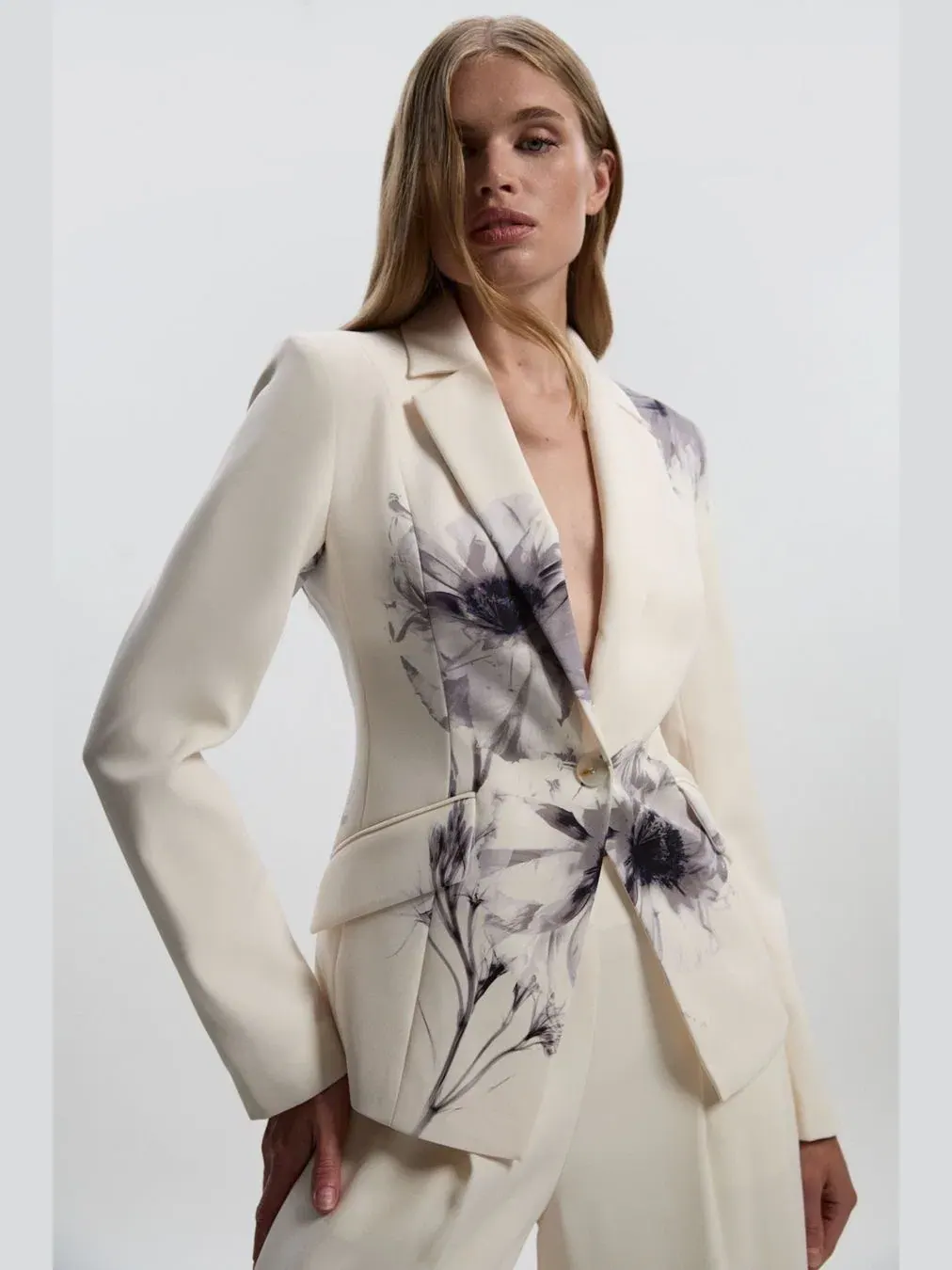 Женский блейзер из крепа с цветочным принтом Karen Millen