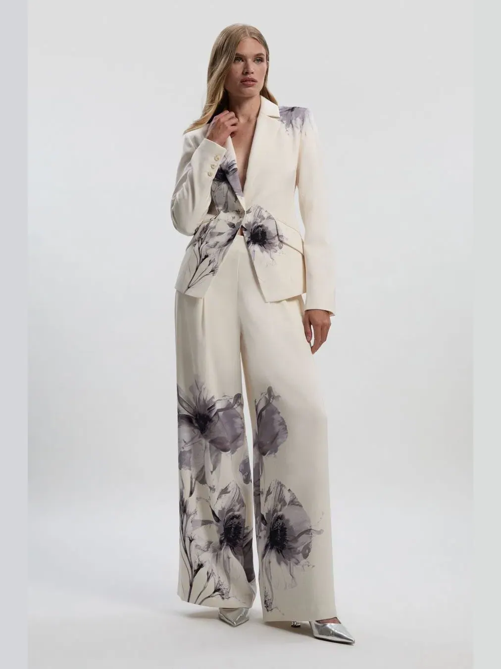 Женский блейзер из крепа с цветочным принтом Karen Millen — изображение 4 из 8, мульти