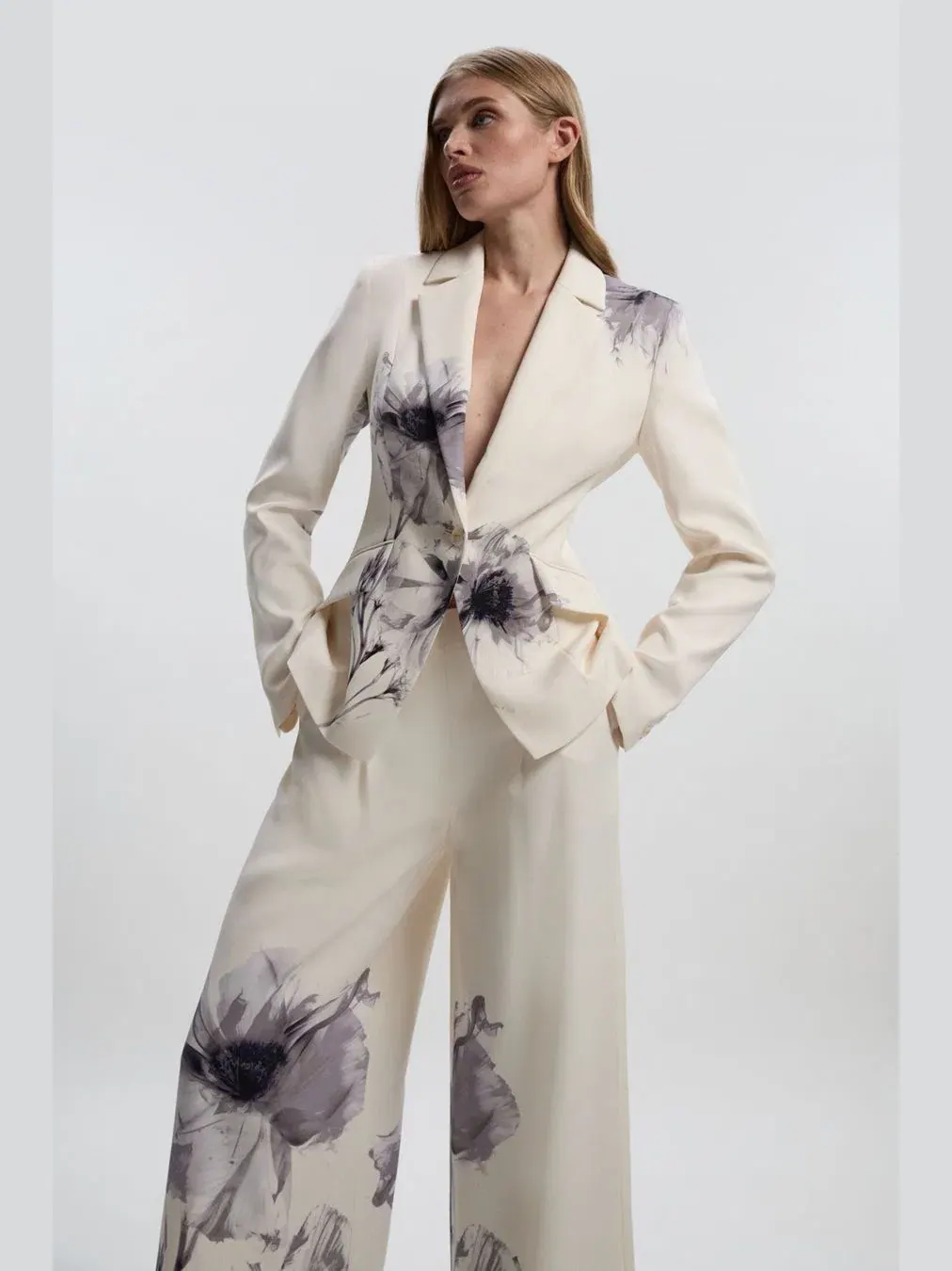 Женский блейзер из крепа с цветочным принтом Karen Millen — изображение 5 из 8, мульти