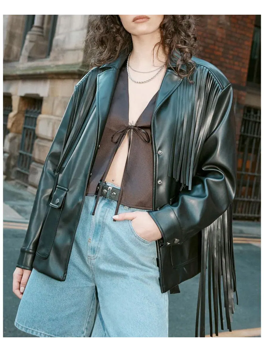 Куртка из искусственной кожи с бахромой и поясом Nasty Gal — изображение 4 из 8, черный