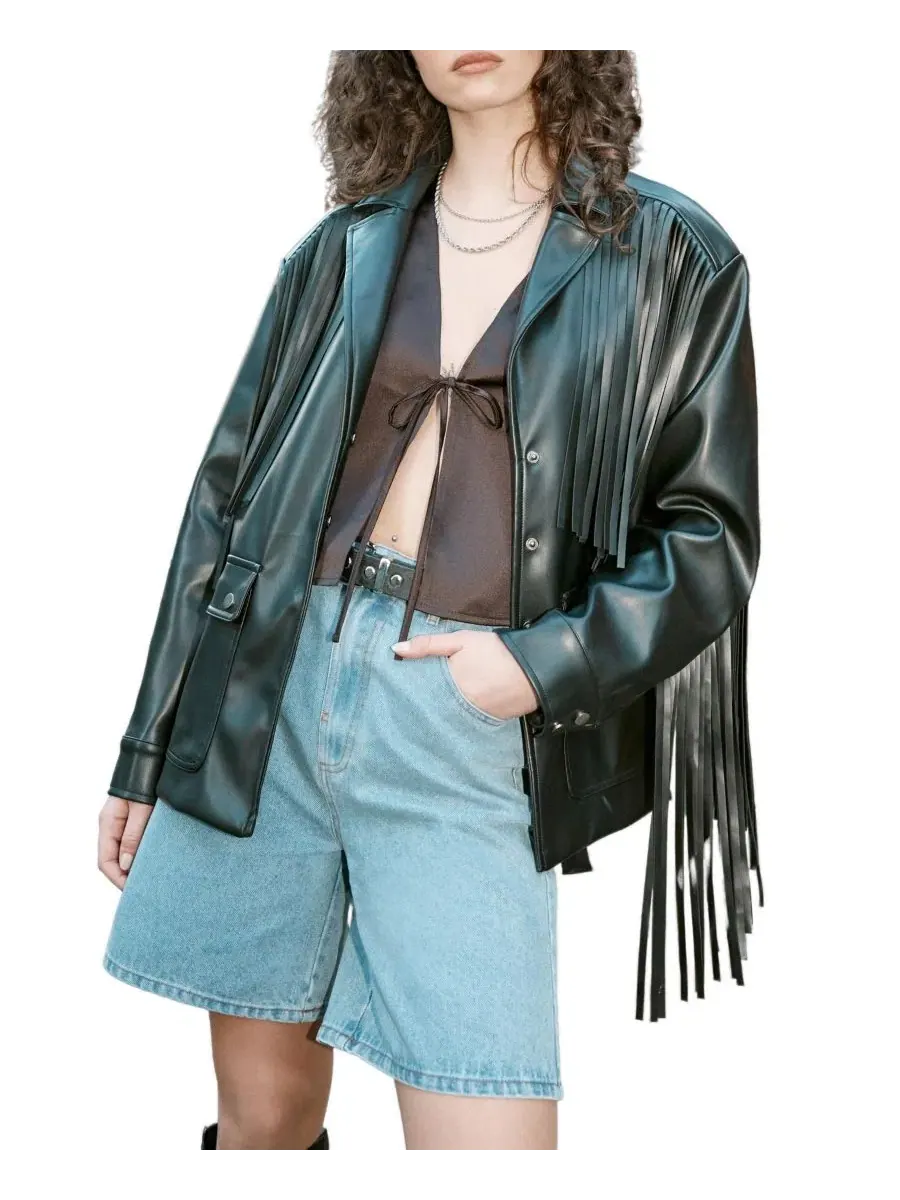 Куртка из искусственной кожи с бахромой и поясом Nasty Gal — изображение 6 из 8, черный