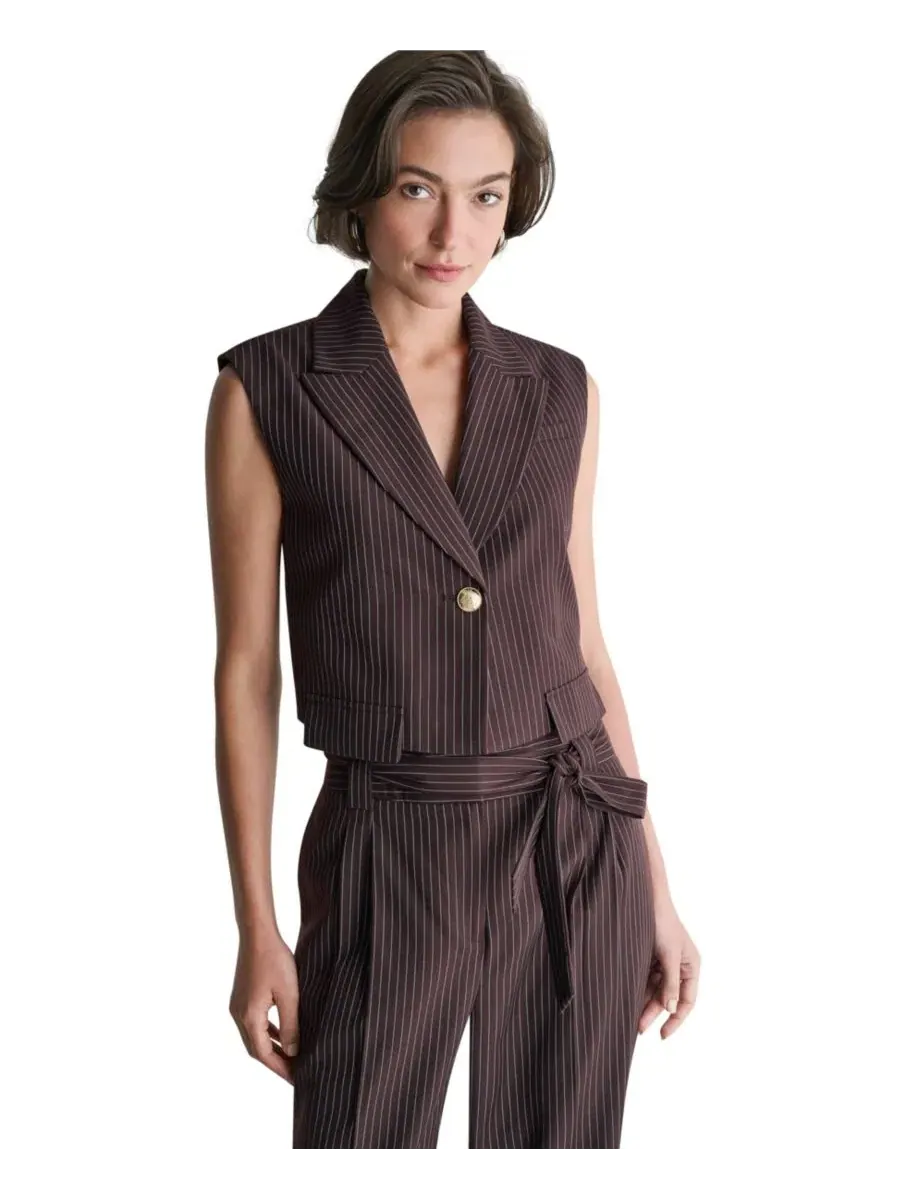 Жакет укороченный с пиковым лацканом BCBG