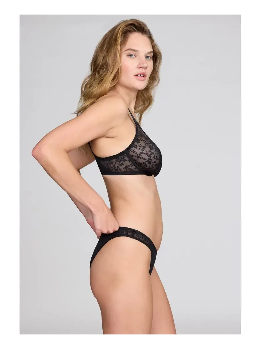 Женская модель The Plunge - Botanical Lace CUUP — изображение 2 из 3, черный