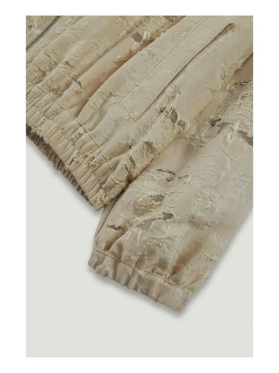 Женская куртка-бомбер из жаккарда с воротником-стойкой, модель Jacquard Bomber NOCTURNE — изображение 8 из 8, белый