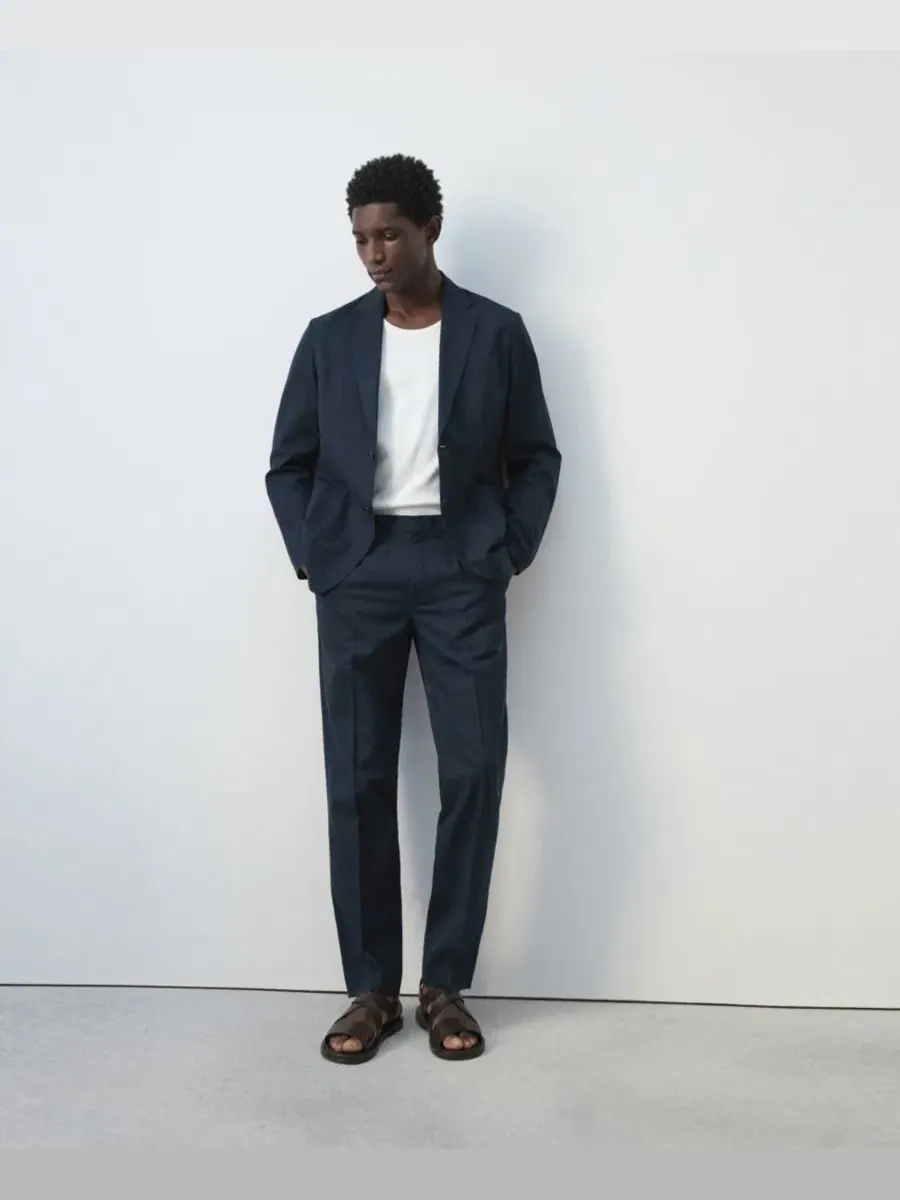 Пиджак мужской Slim Fit из льна и лиоцелла MANGO — изображение 4 из 7, темно-синий