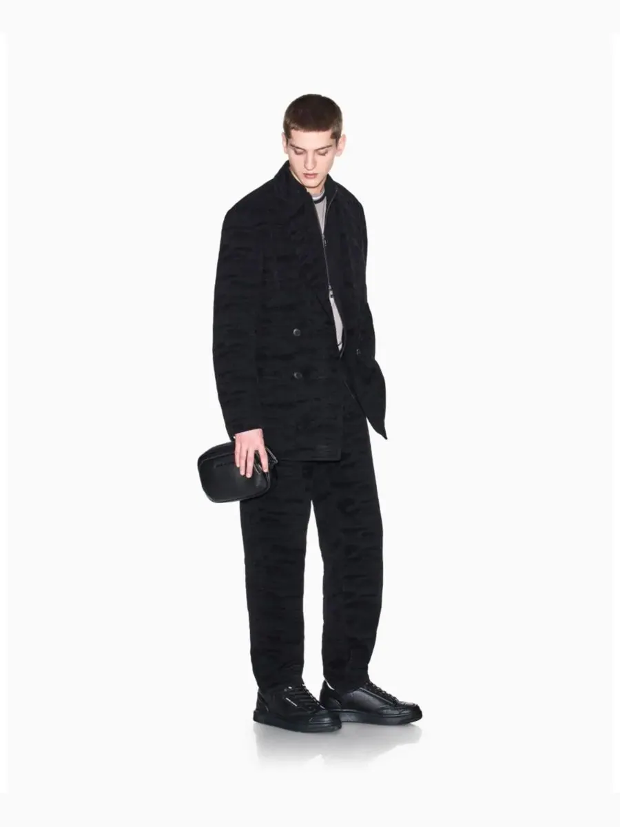 A|X Armani Exchange Мужские джинсы J82 свободного кроя с зауженными штанинами, камуфляжной — изображение 2 из 10, черный