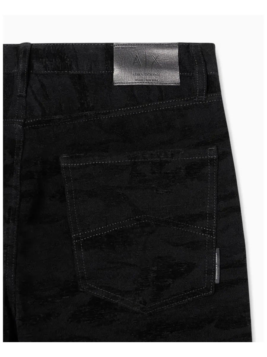 A|X Armani Exchange Мужские джинсы J82 свободного кроя с зауженными штанинами, камуфляжной — изображение 6 из 10, черный