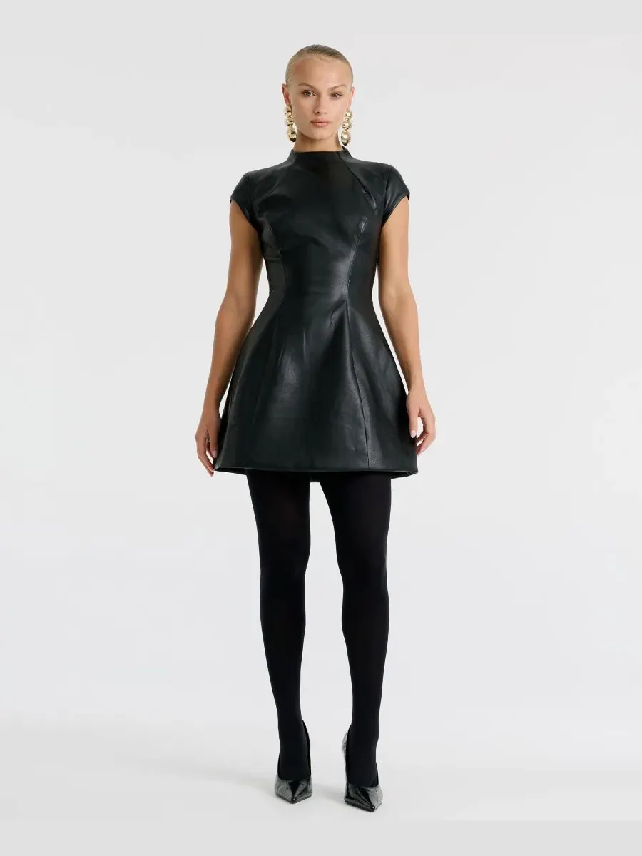 Платье мини из экокожи Delphi Bardot