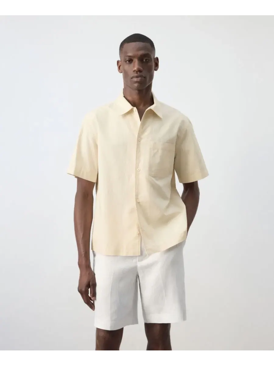 Мужская рубашка из хлопка и льна с коротким рукавом, модель Regular Fit MANGO