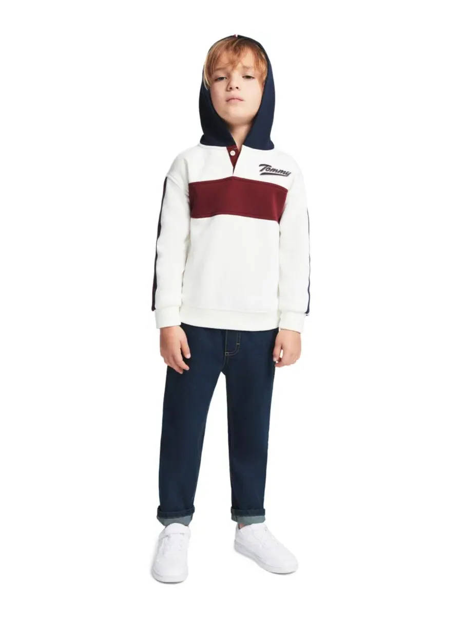 Комплект худи и джинсовых брюк для мальчика, 2 предмета Tommy Hilfiger — изображение 2 из 5, темно-синий