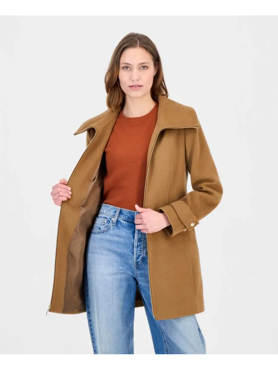 Пальто из шерстяной смеси с капюшоном Michael Kors Petite Wool-Blend Zip-Front Coat, Dk Camel — изображение 4 из 5