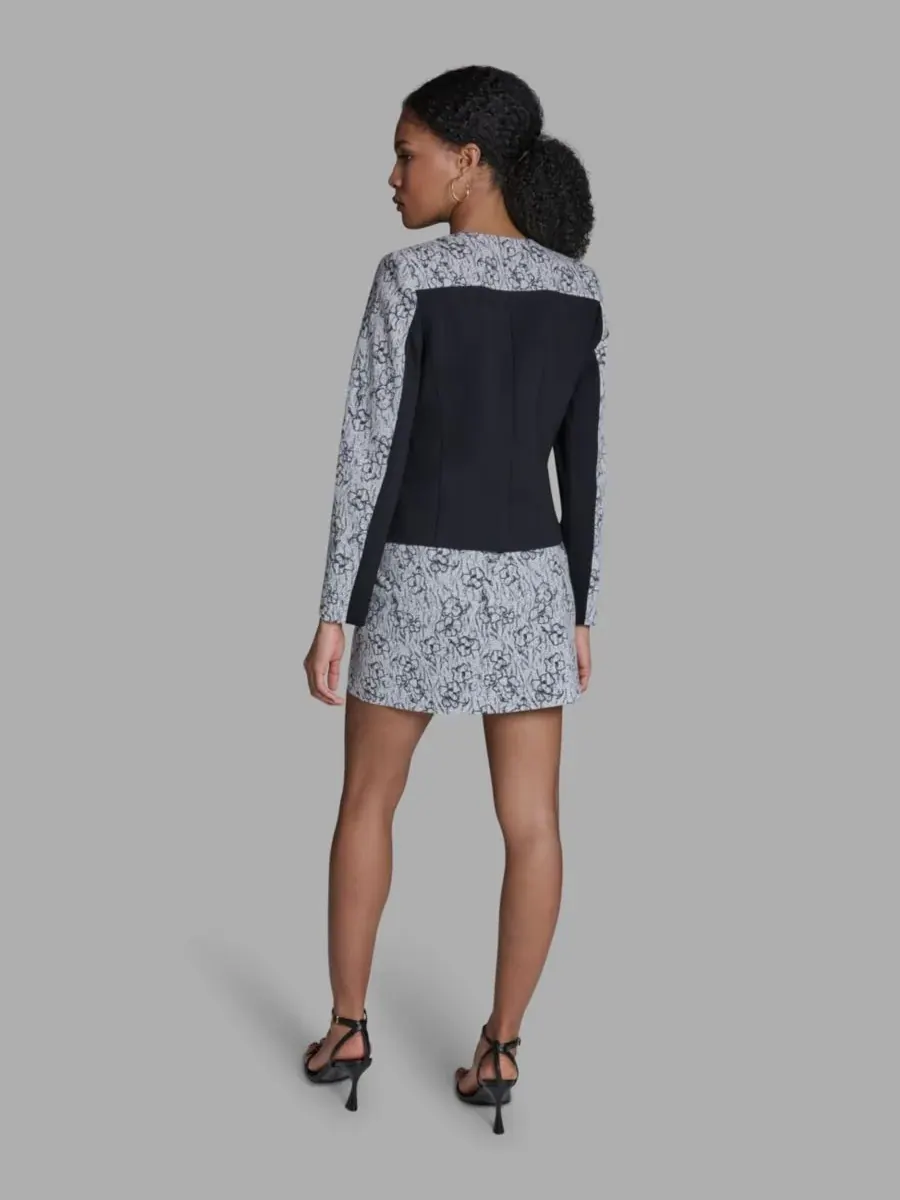 Женская куртка-халат с V-образным вырезом и принтом BCBG — изображение 6 из 6, белый/черный