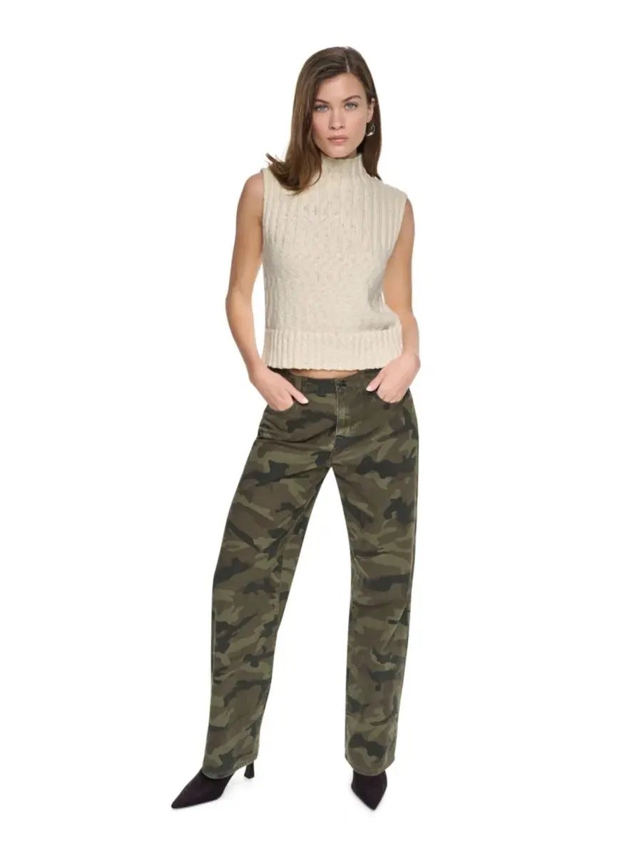 Джинсы прямого кроя с камуфляжным принтом City Camo Olivenite DKNY Jeans — изображение 2 из 4, зеленый