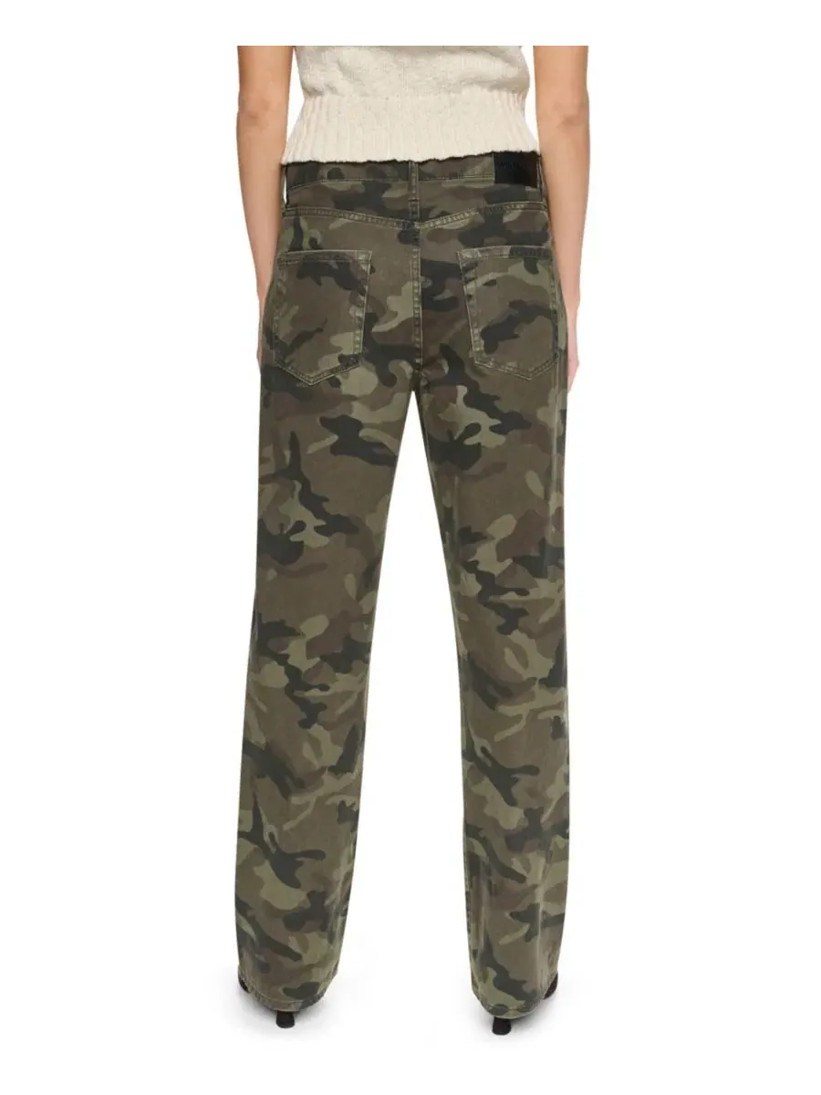 Джинсы прямого кроя с камуфляжным принтом City Camo Olivenite DKNY Jeans — изображение 4 из 4, зеленый
