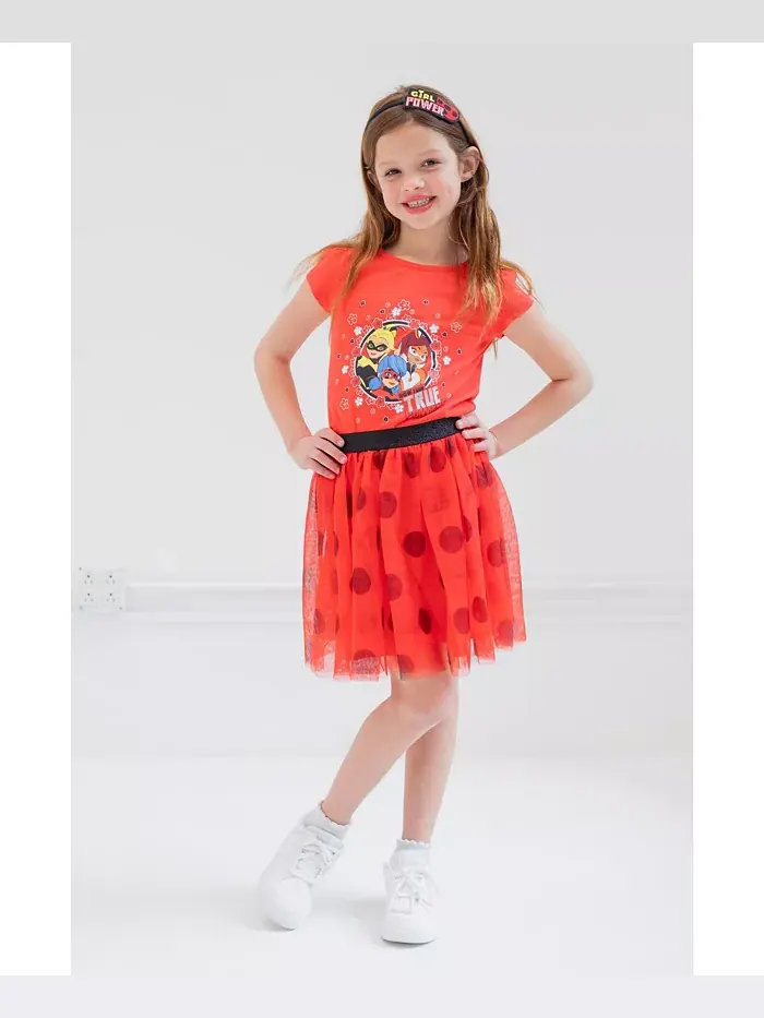 Футболка, юбка и атласная повязка для девочек Ladybug Rena Rouge Queen Bee, комплект из 3 предметов — изображение 2 из 5