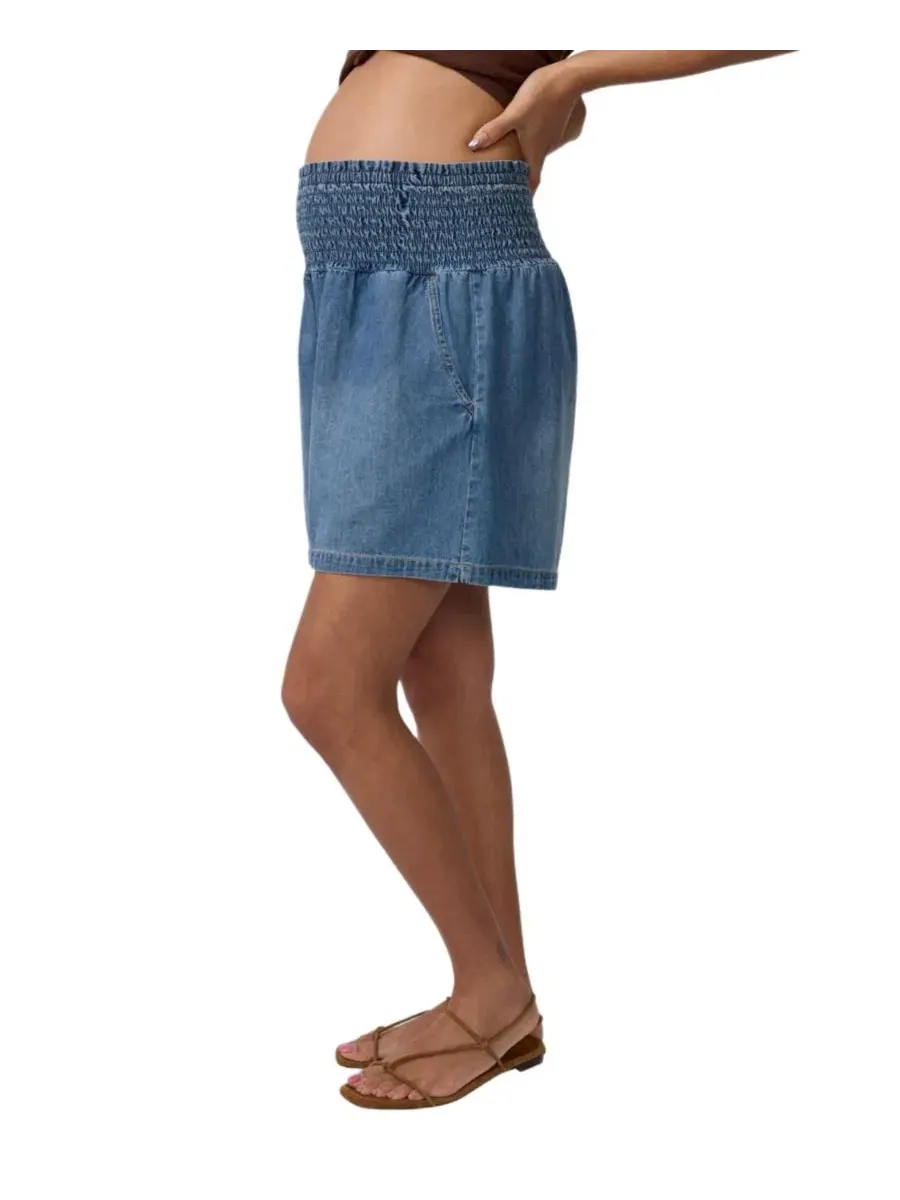 Шорты с запахом из денима Smocked Soft Denim Ingrid + Isabel — изображение 2 из 4, средняя отмывка