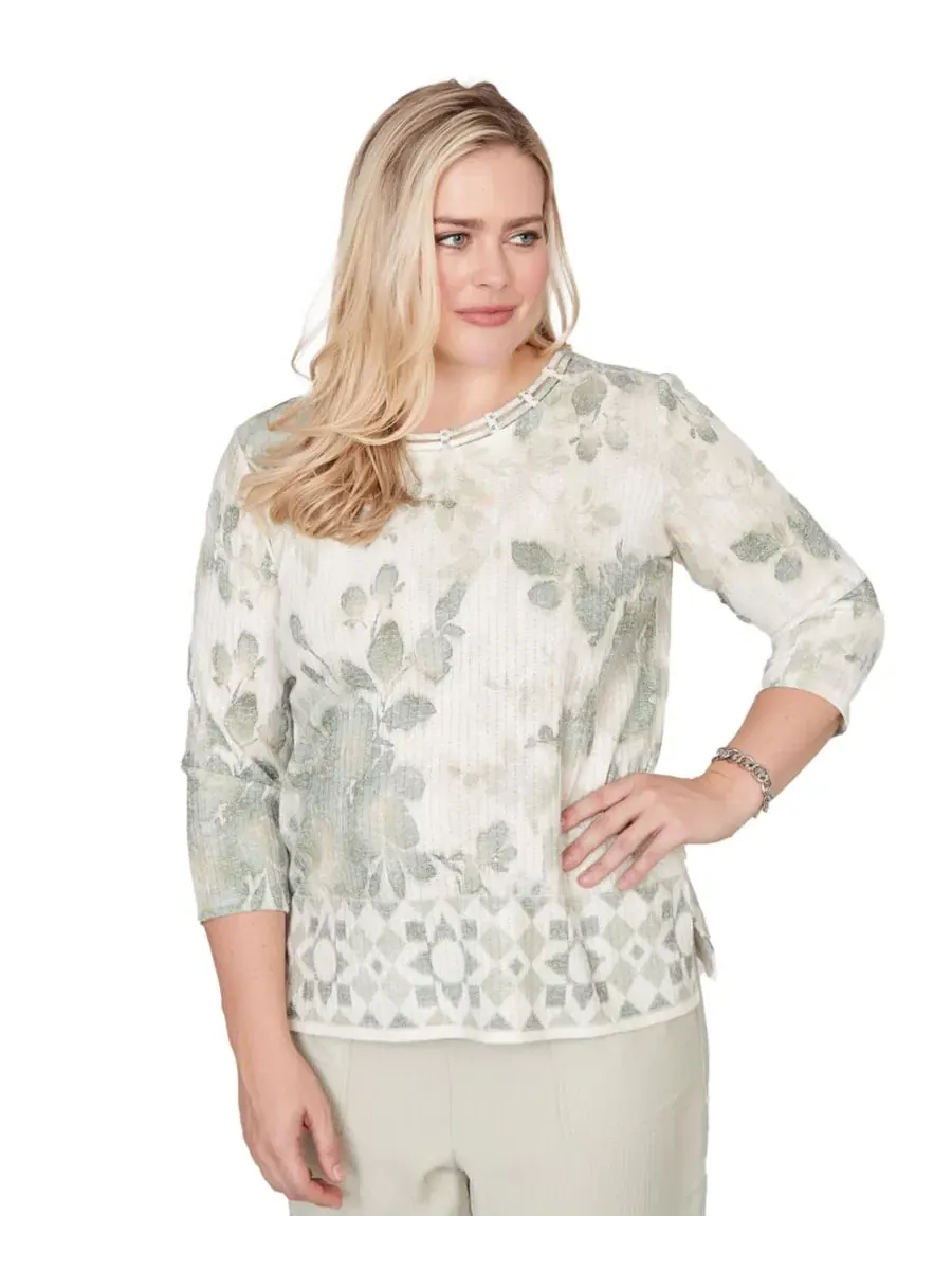 Блуза с цветочным бордюром и отделкой горловины, модель Petite Charm Floral Tonal Border