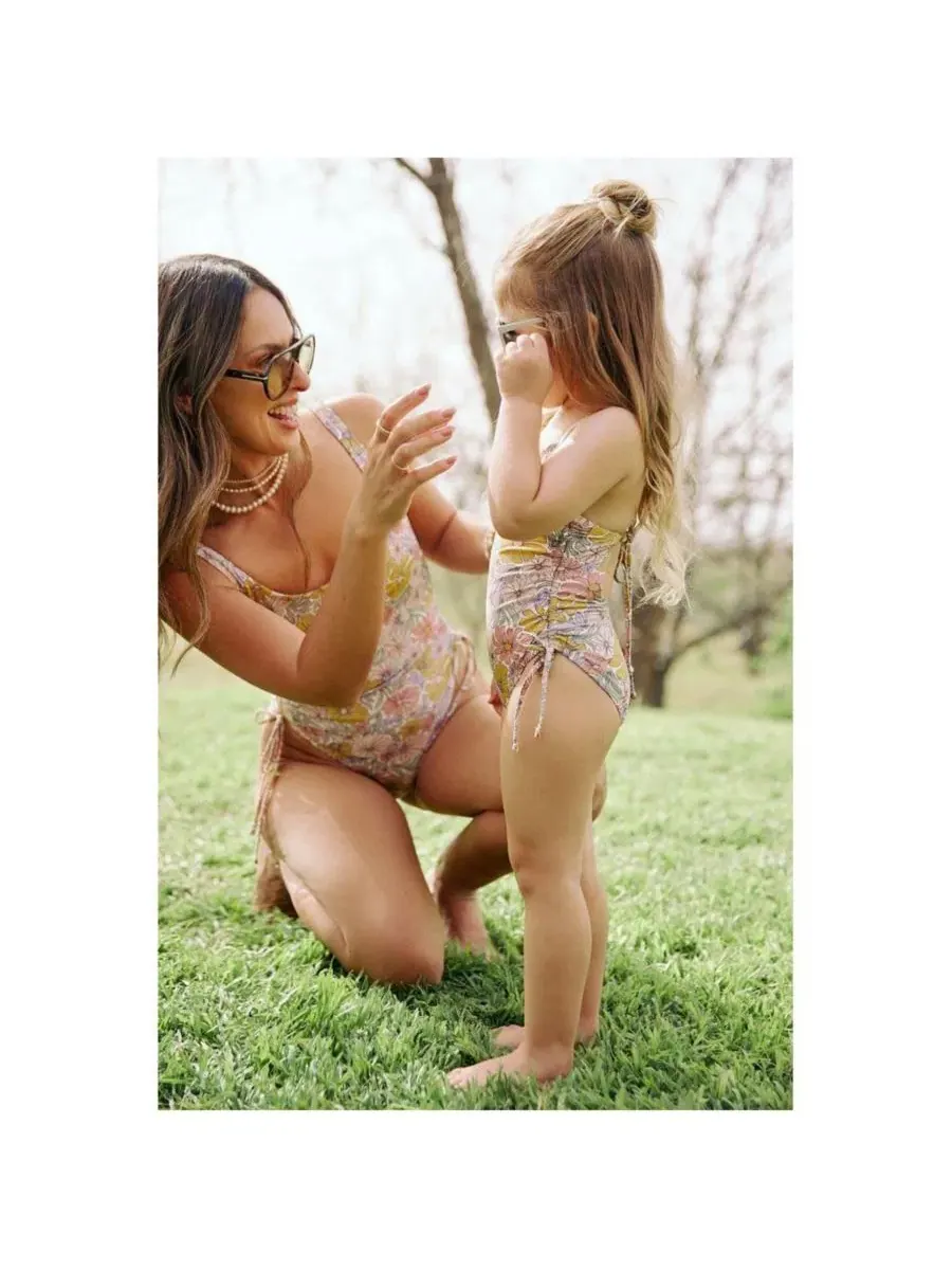 Купальник-слитник с перекрестными бретелями Soft Bloom Criss Cross Back Adjustable Gottex Kids — изображение 3 из 3, мульти