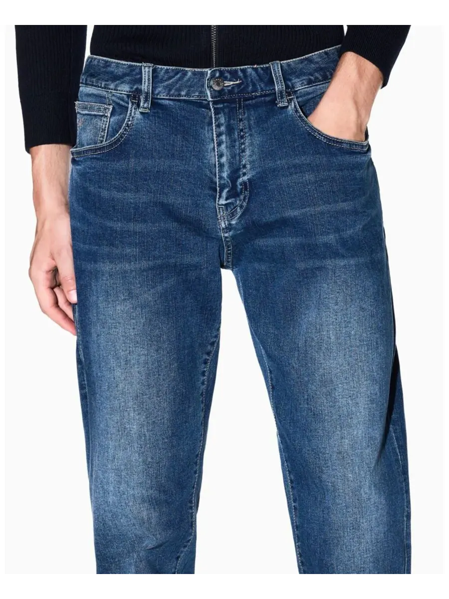 Мужские джинсы J13 Comfort Slim из хлопка A|X Armani Exchange — изображение 6 из 6, синий джинсовый синий