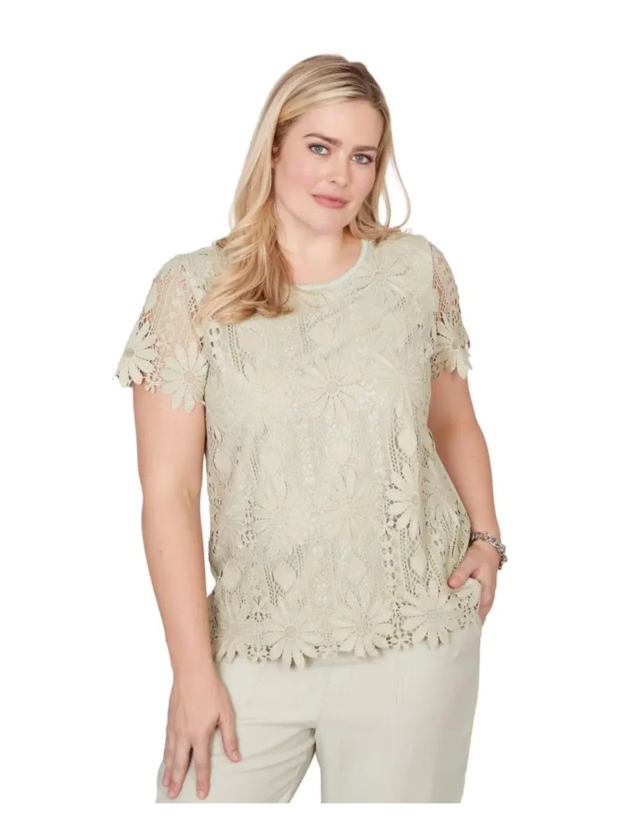 Блуза с кружевным верхом, с коротким рукавом, модель Vintage Charm Floral Lace Alfred Dunner