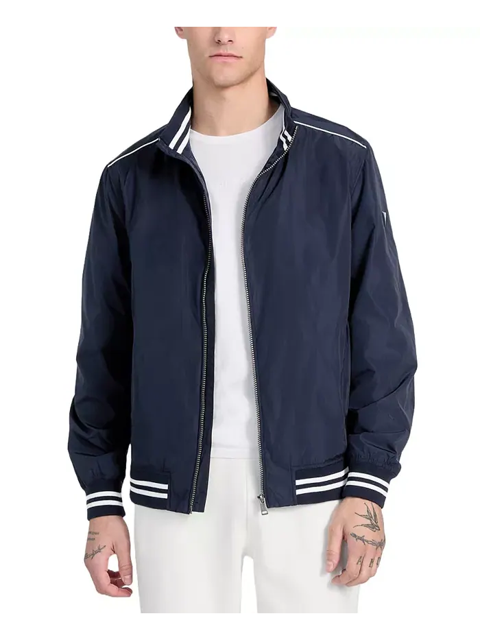 Мужская городская бомбер-куртка Regular-Fit в полоску GUESS — изображение 3 из 4, синий