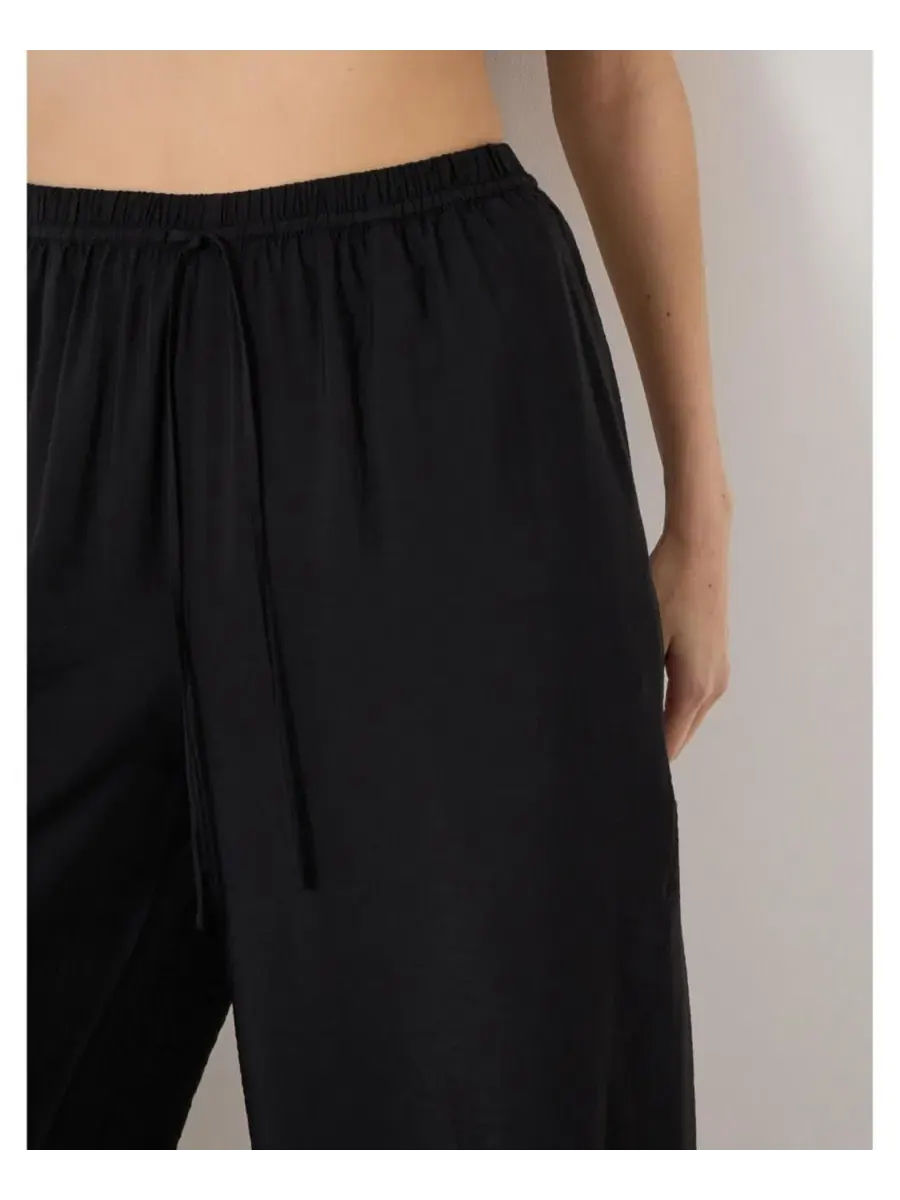 Брюки женские с эластичным поясом и манжетами Amaris Bubble-Hem Hush — изображение 4 из 5, черный