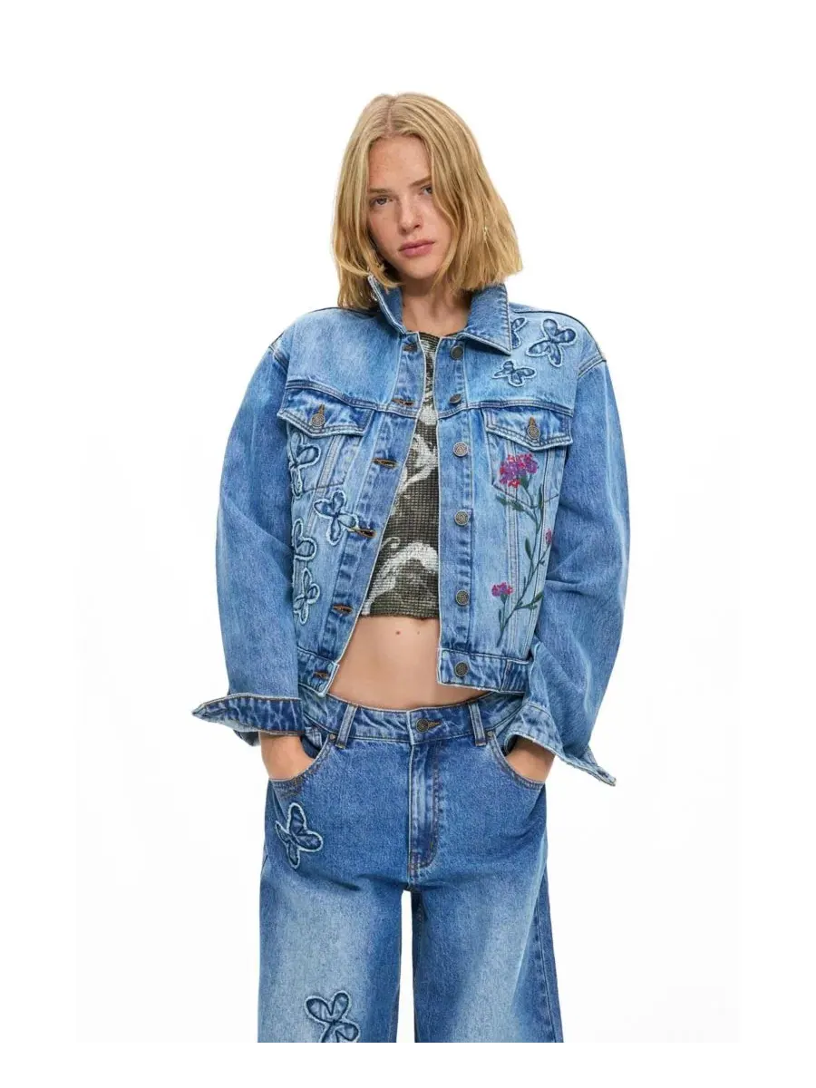 Джинсовая куртка с вышивкой бабочек и цветов Desigual