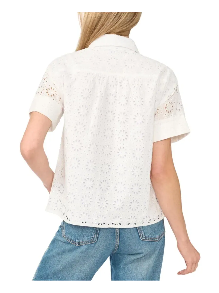 Блузка с вышивкой ажурной строчкой, с коротким рукавом, модель Eyelet Short-Sleeve Button-Down CeCe — изображение 4 из 4