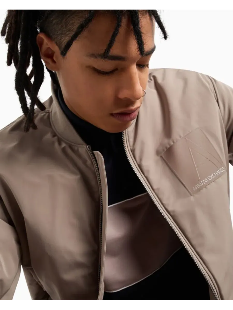 Мужская куртка-бомбер А-силуэта из лимитированной коллекции A|X Armani Exchange — изображение 5 из 5, бежевый