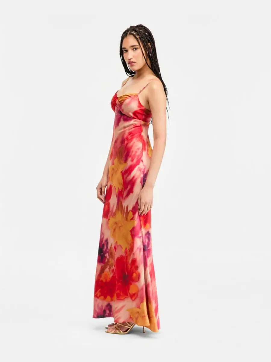 Платье-комбинация с принтом, модель Hardware-Trim Satin Slip Dress SENI & CADE — изображение 7 из 10, красный/желтый