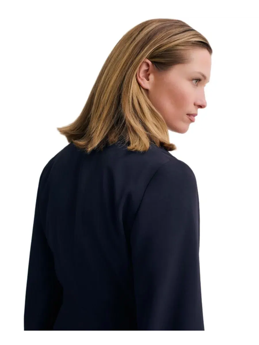 Жакет с расклешенными рукавами Ansdell Clever Crepe Cape-Sleeve The Fold — изображение 2 из 6, темно-синий