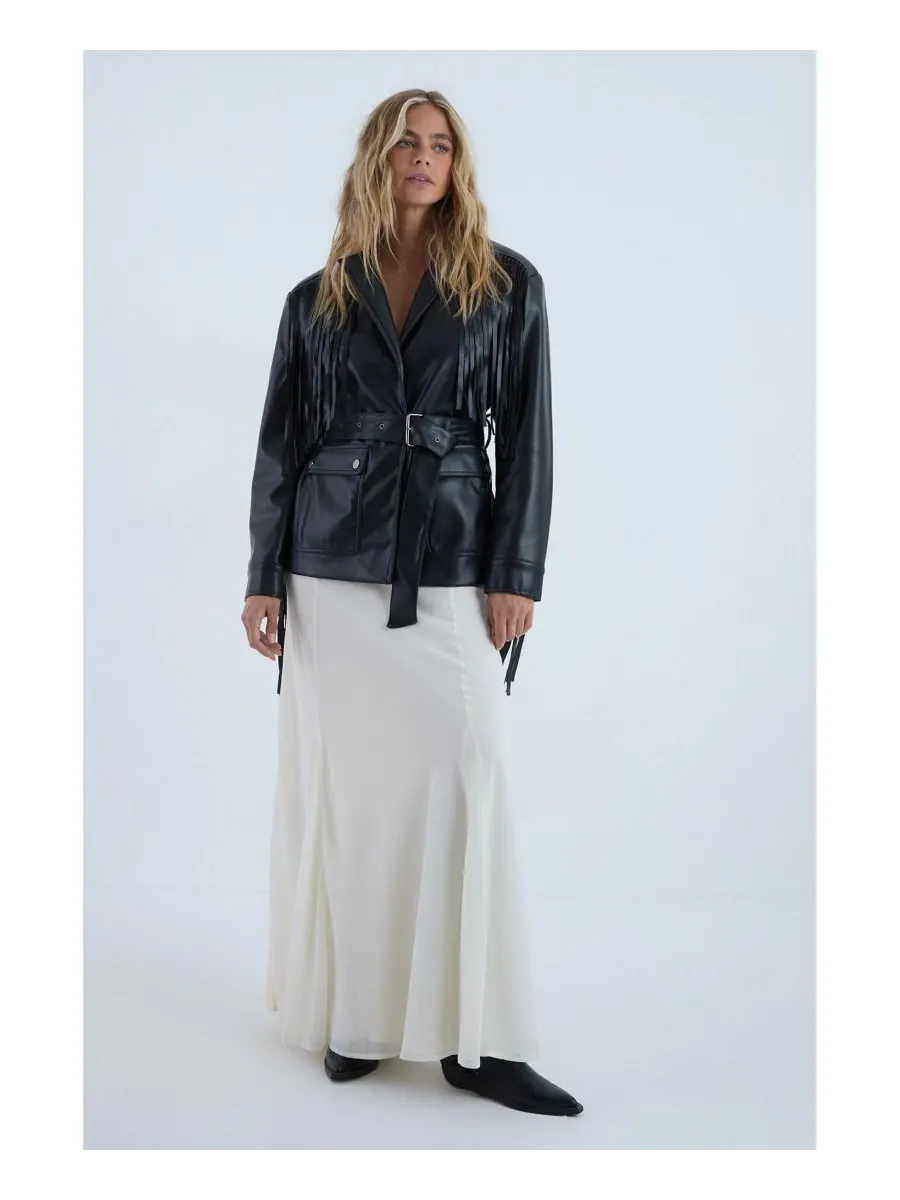 Женская куртка из искусственной кожи с бахромой и поясом Nasty Gal — изображение 2 из 4, черный