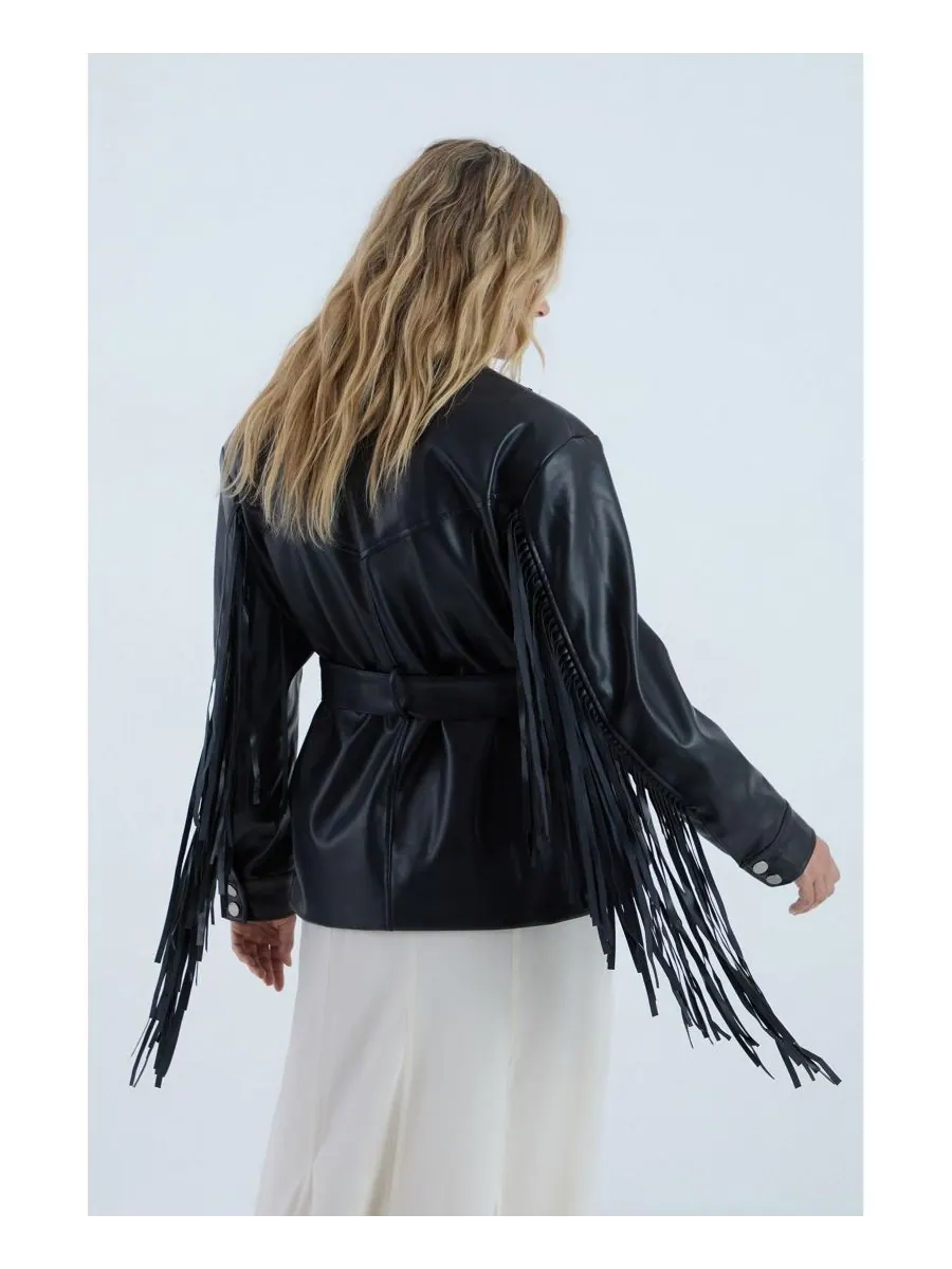 Женская куртка из искусственной кожи с бахромой и поясом Nasty Gal — изображение 3 из 4, черный