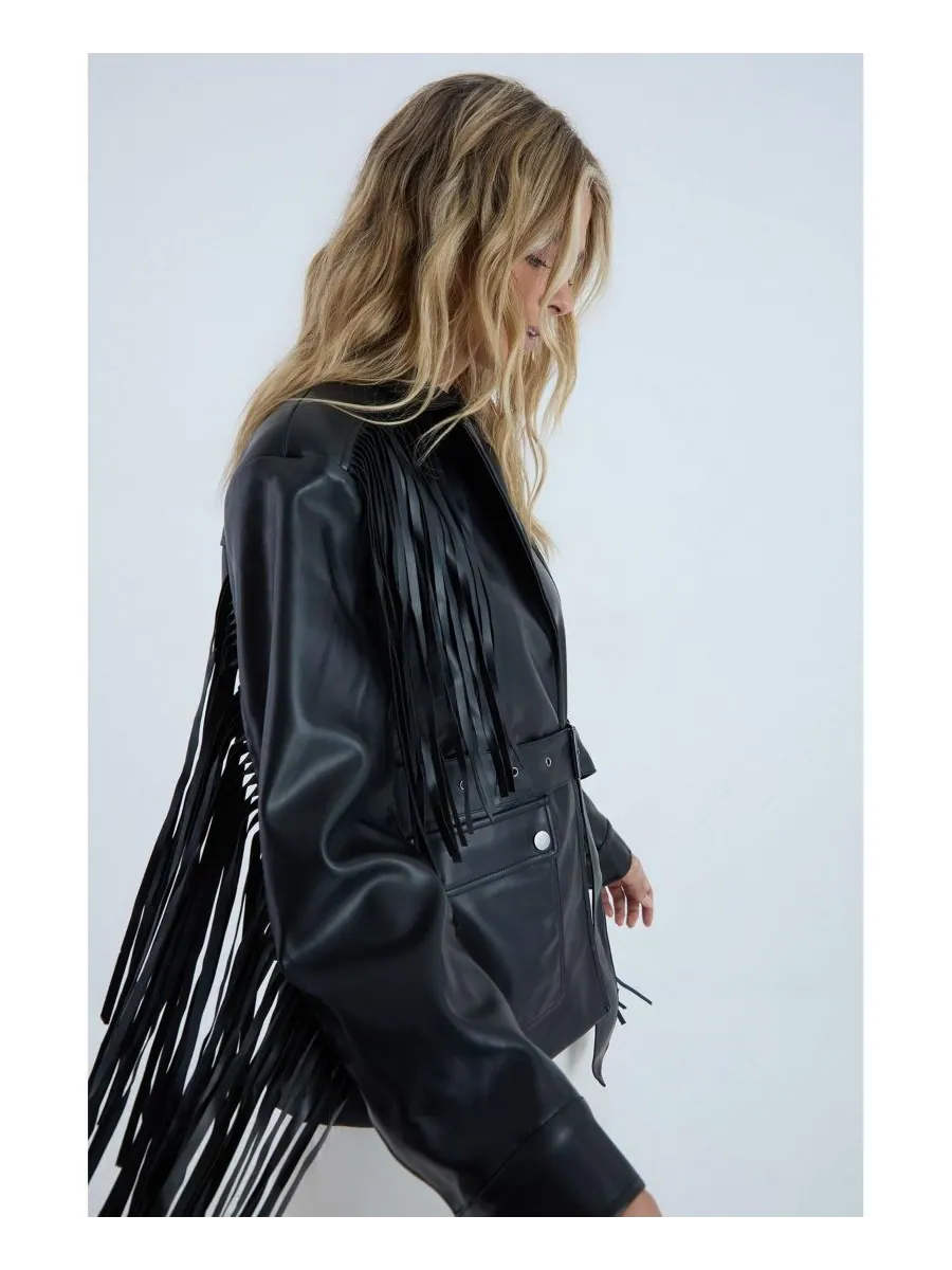 Женская куртка из искусственной кожи с бахромой и поясом Nasty Gal — изображение 4 из 4, черный
