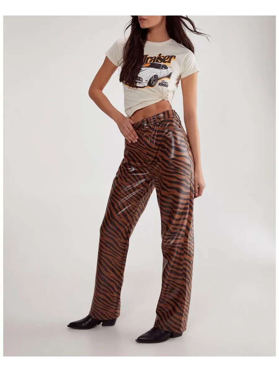 Женские прямые брюки с зебровым принтом Nasty Gal — изображение 6 из 7, серый