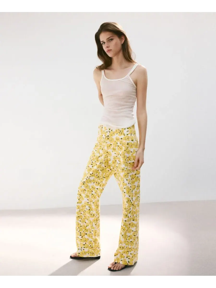 Джинсы прямого кроя с цветочным принтом, модель Floral Pattern Straight-Leg MANGO — изображение 2 из 6, желтый