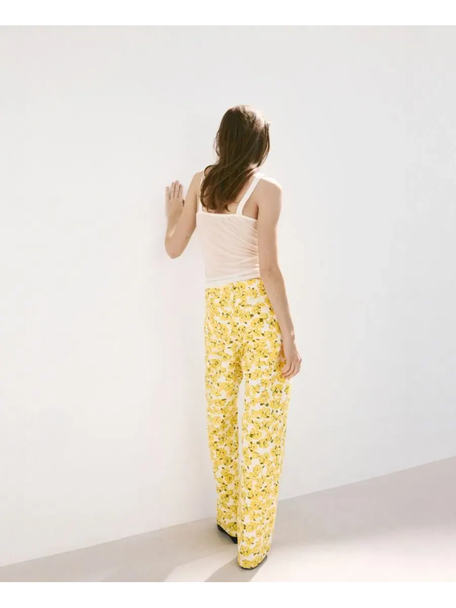 Джинсы прямого кроя с цветочным принтом, модель Floral Pattern Straight-Leg MANGO — изображение 3 из 6, желтый