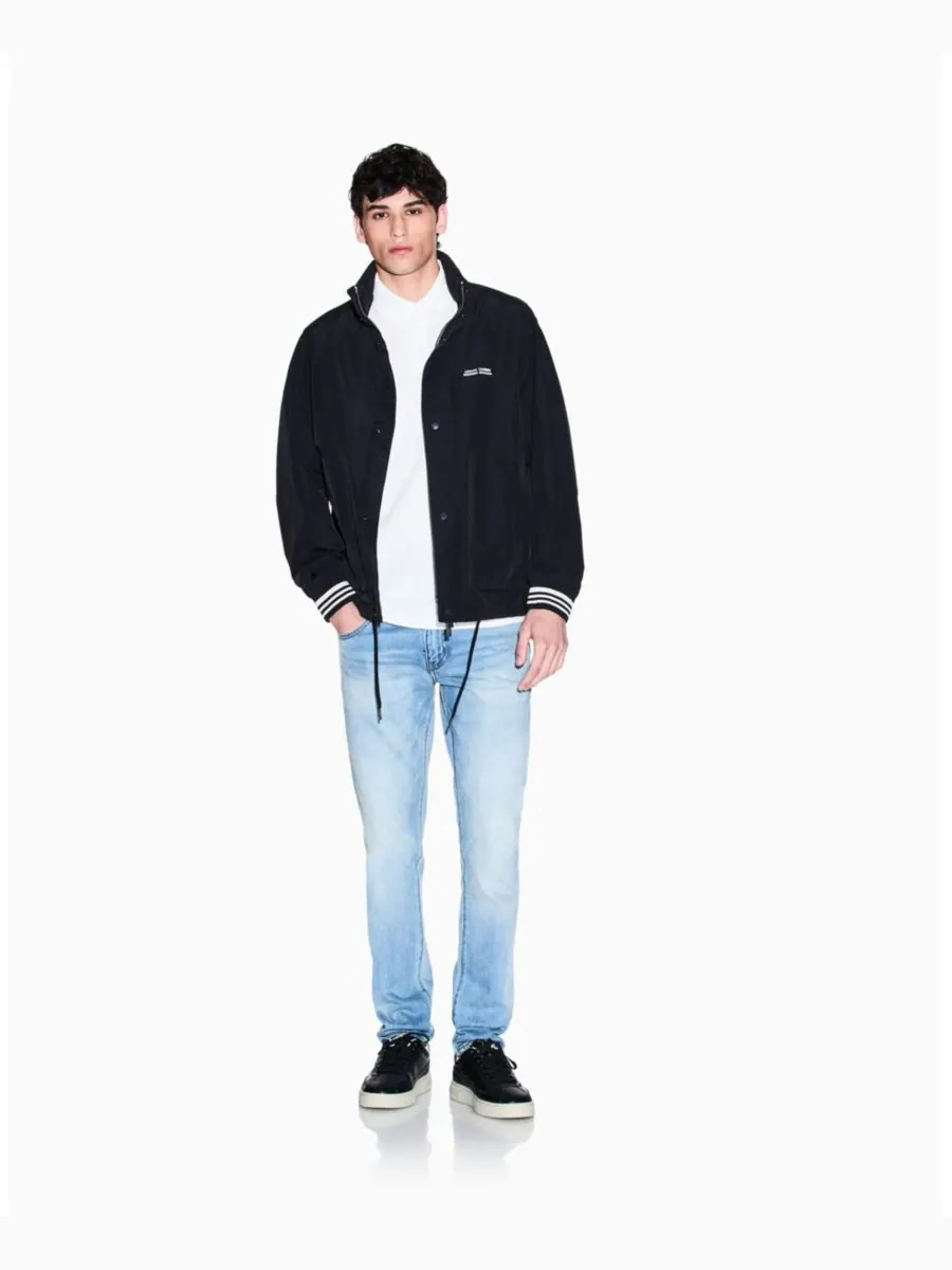 Мужская нейлоновая куртка с капюшоном и манжетами A|X Armani Exchange — изображение 2 из 4, глубокий темно-синий